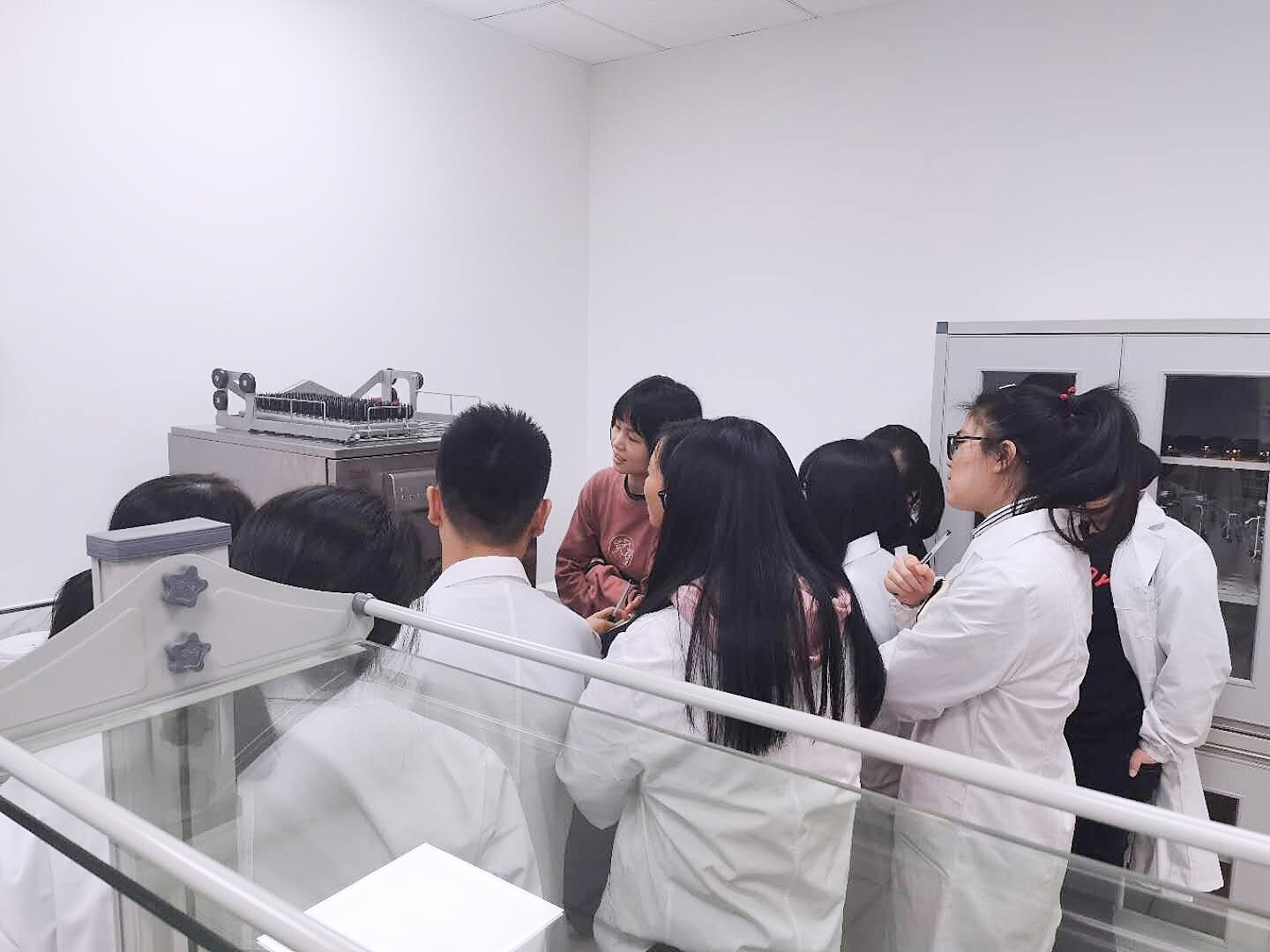 實驗室洗瓶機，管家般的瓶皿清洗烘干解決方案